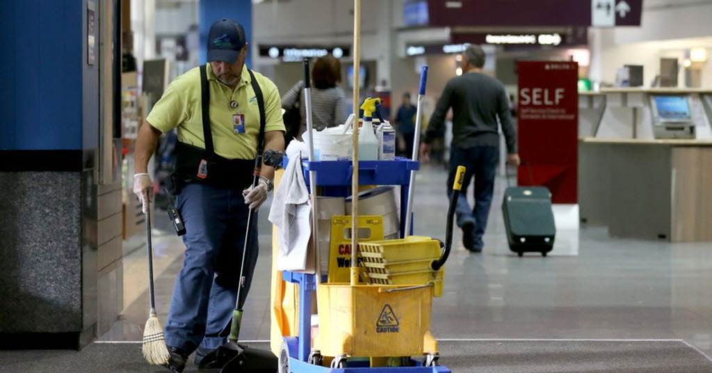 Aeropuertos Requieren de Personal de Limpieza